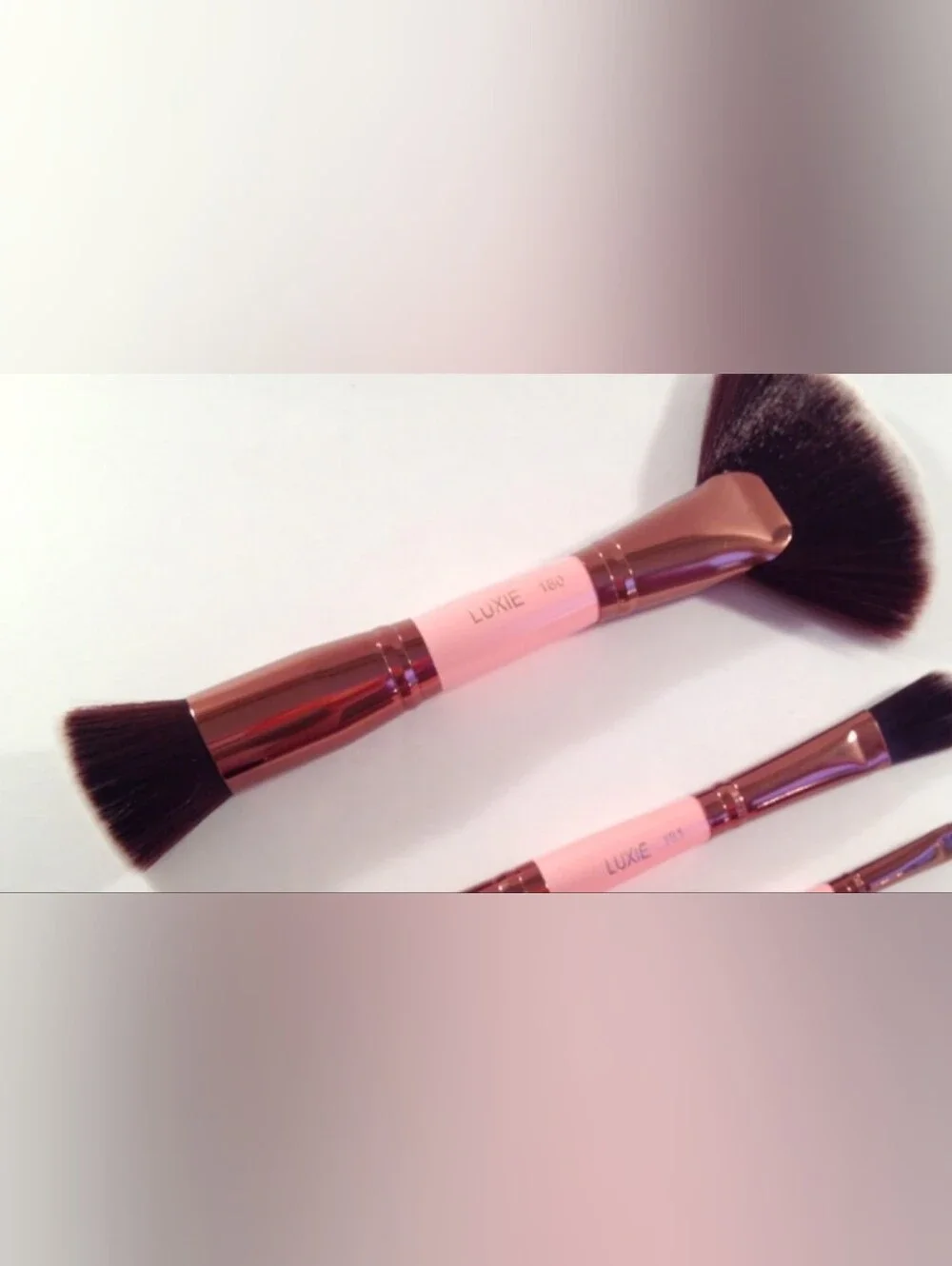 Luxie 180 Double Sided Shaper Brush